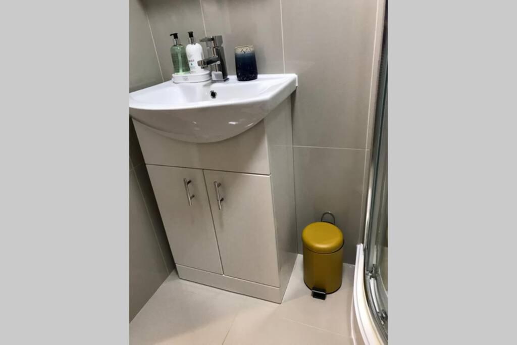 Marie'S Serviced Apartments- 2 Bedroom City Stay 贝德福德 外观 照片